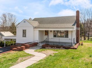 304 Maple Ave, Pearisburg, VA 24134