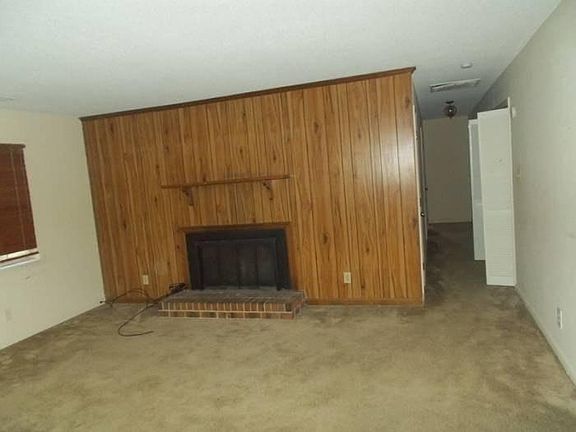 3rd image of 2815 Shaftsbury St