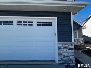 1719 Ambleside Dr, Springfield, IL 62711