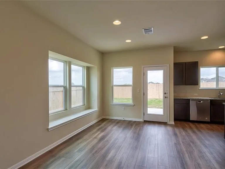 10324 Bankhead Dr — Photo 9
