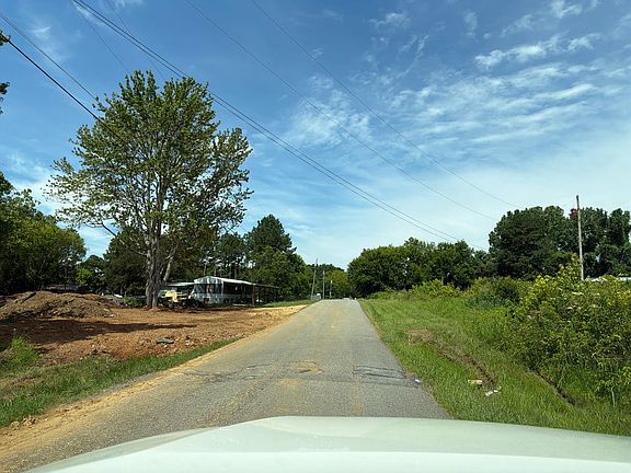 4th image of 412 Vandergriff Rd