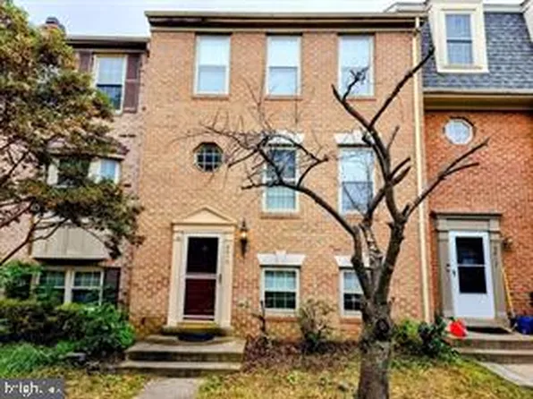 5415 Middlebourne Ln, Centreville, VA 20120
