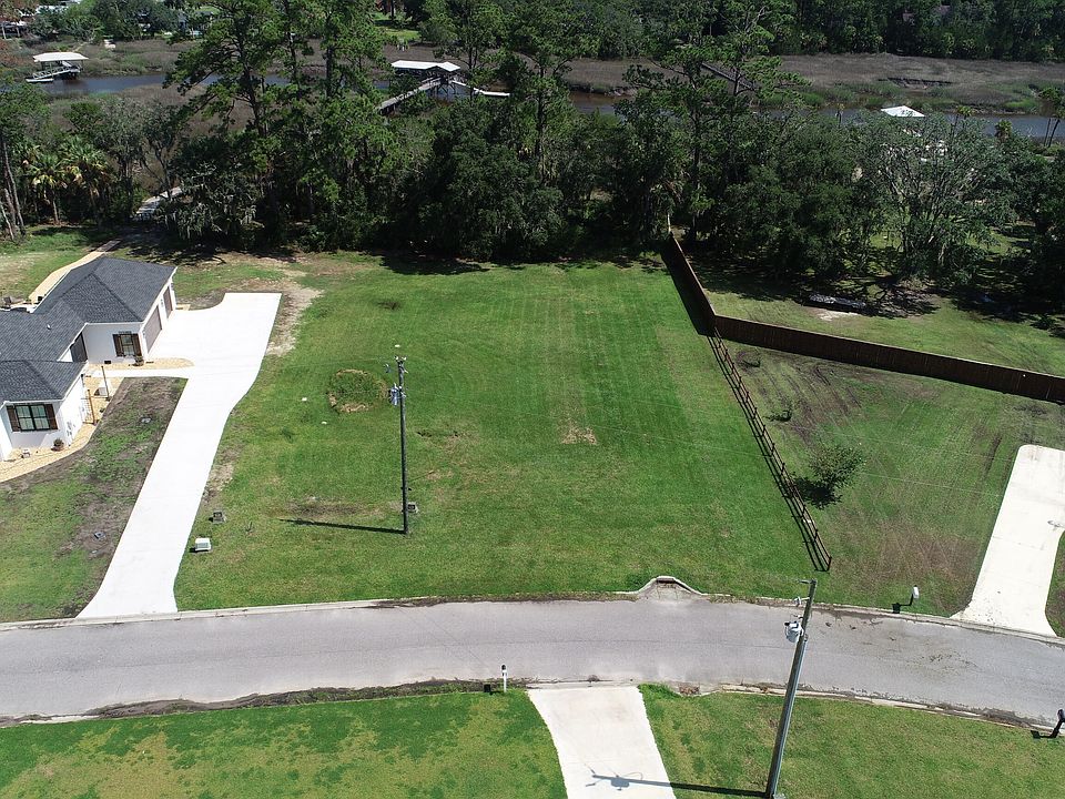 1st image of 1131 River Oaks Rd