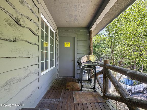 4th image of 84 Short Hill Rd