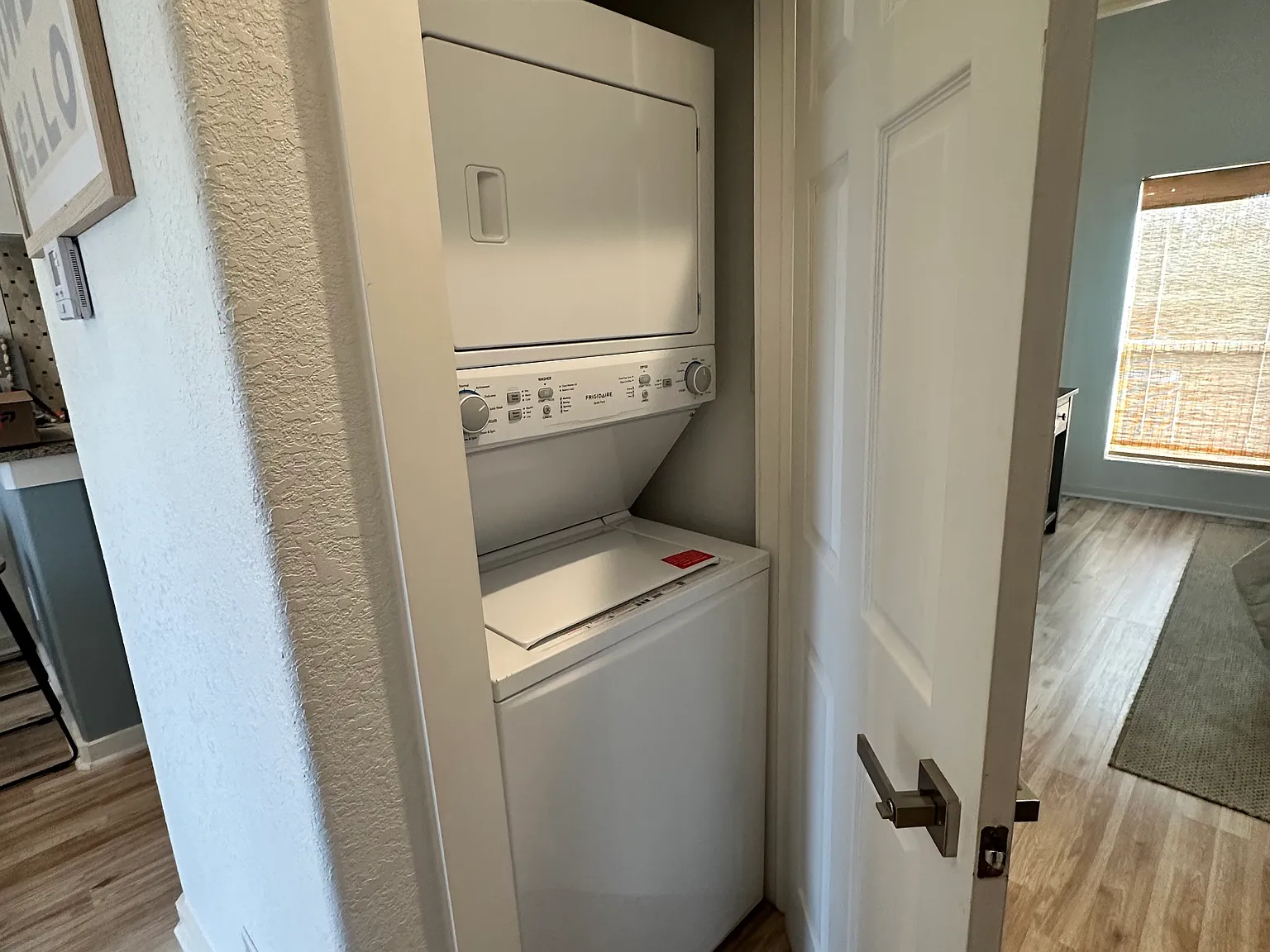 2 bedroom, 2 bathroom Home in San Leon with covered parking — Photo 3