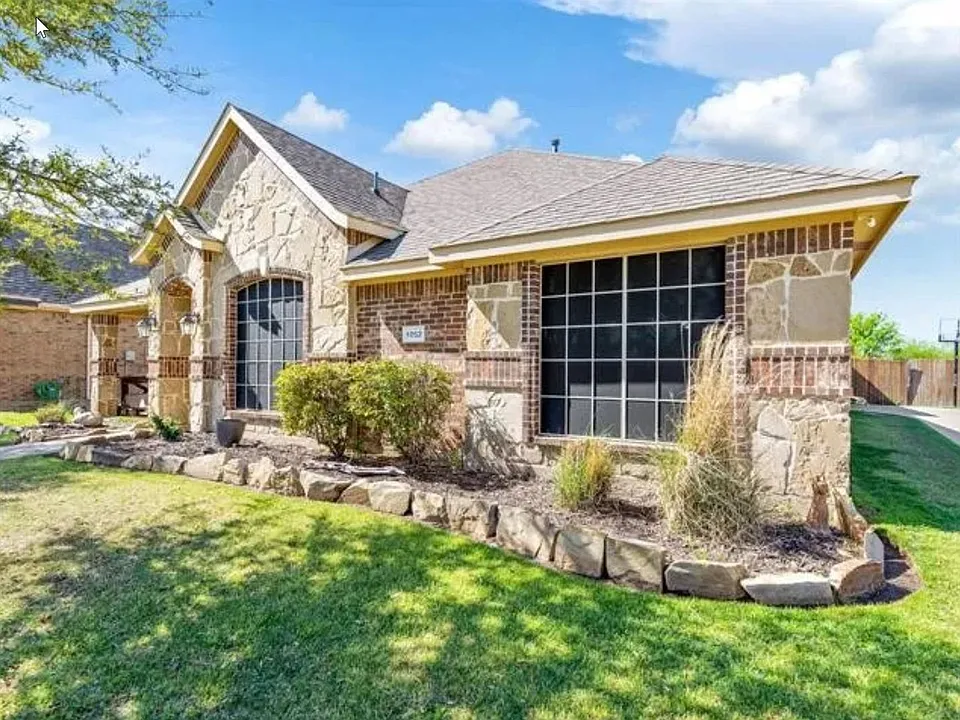 1052 Lufkin Ln