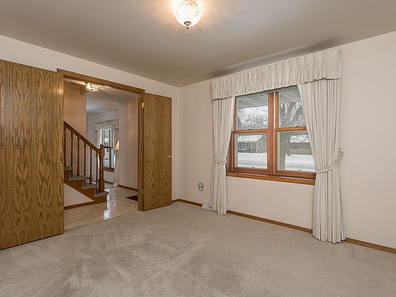 5th image of 2113 Canyonland Dr