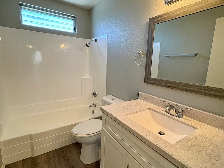421 E 9th St #3 — Photo 9