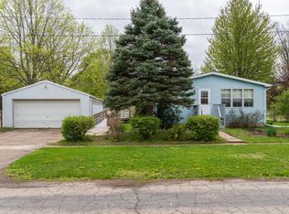 421 N Erie St, Three Rivers, MI 49093