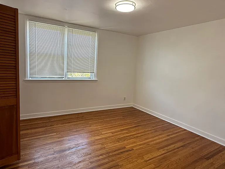 2922 Fanshawe St — Photo 19