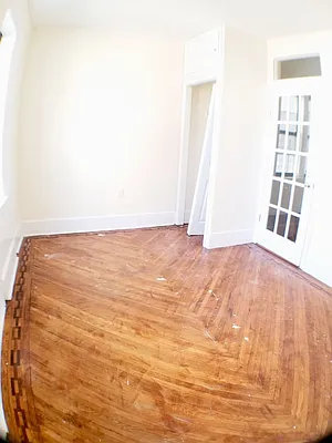Rented by Roberto Guilbet, LREB | media 37