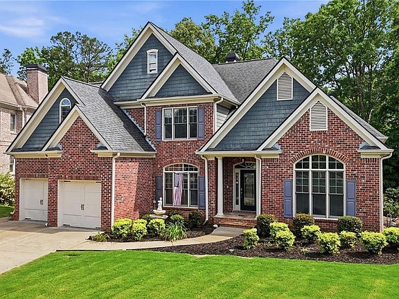2nd image of 715 Crescent Cir