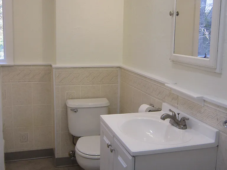 901 Western Ave #3 — Photo 25
