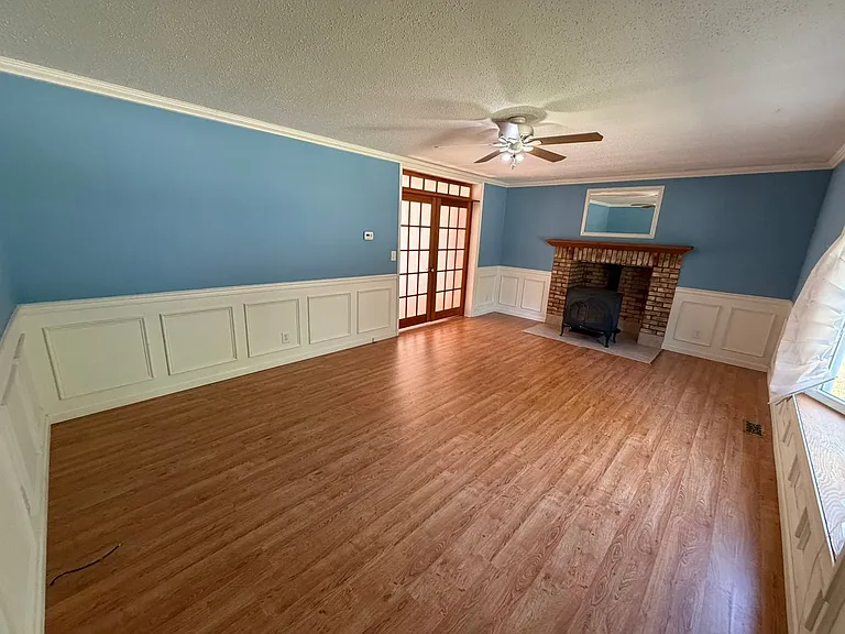 499 Basso St — Photo 10