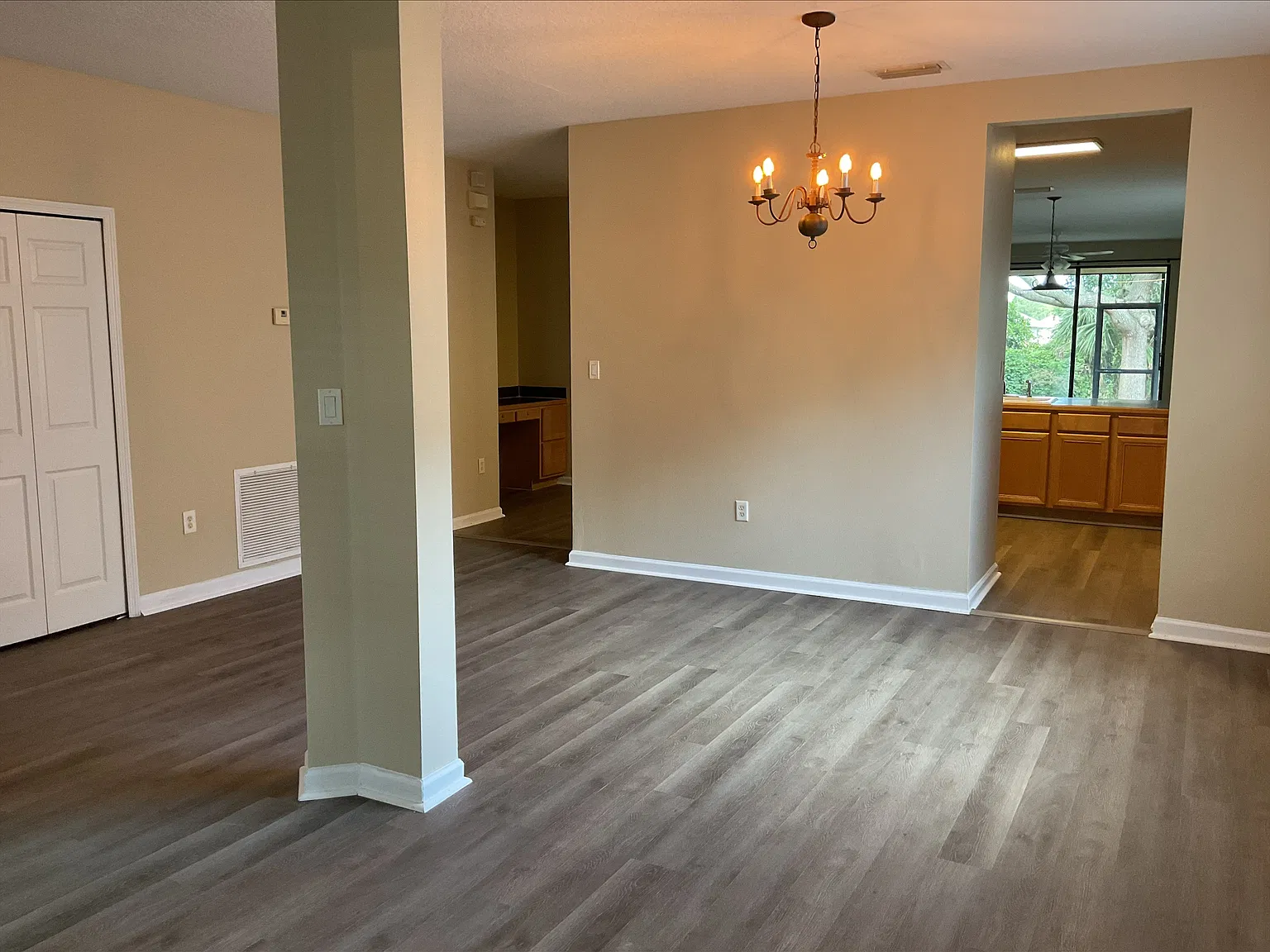 3 bed, 2.0 bath, 1960 sqft, $2,515 — Photo 4