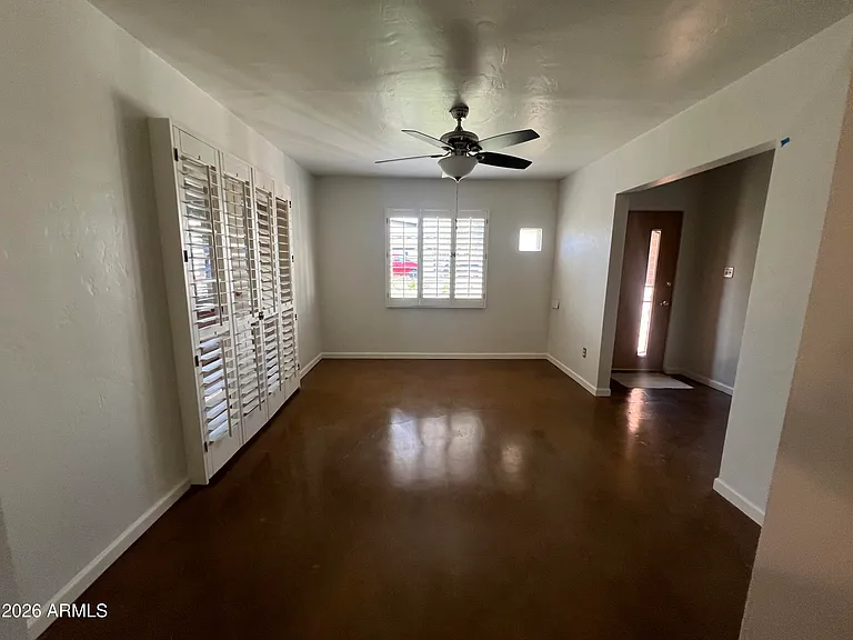 801 W Earll Dr — Photo 8