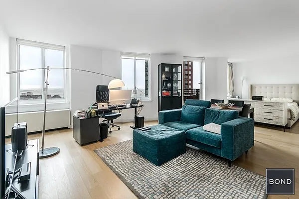 Rented by Bond New York | media 11