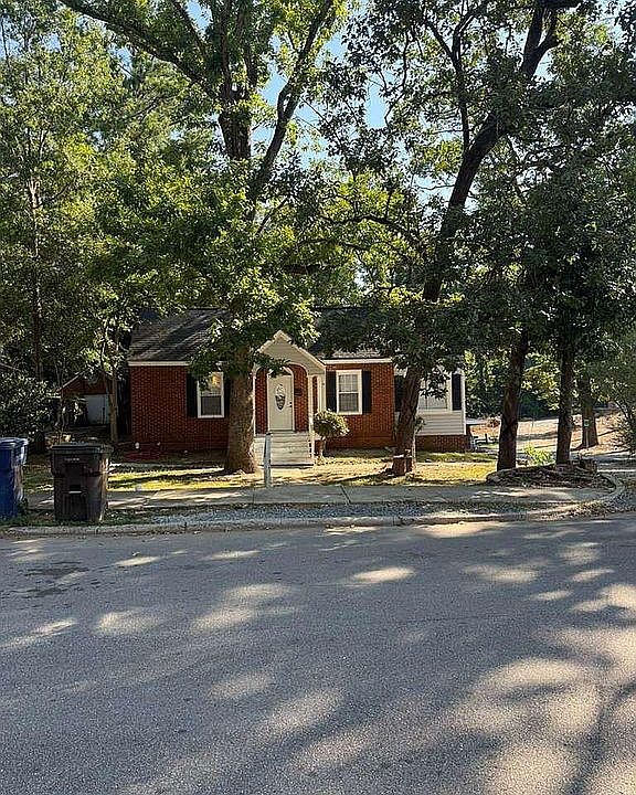 1st image of 200 Hillcrest Dr