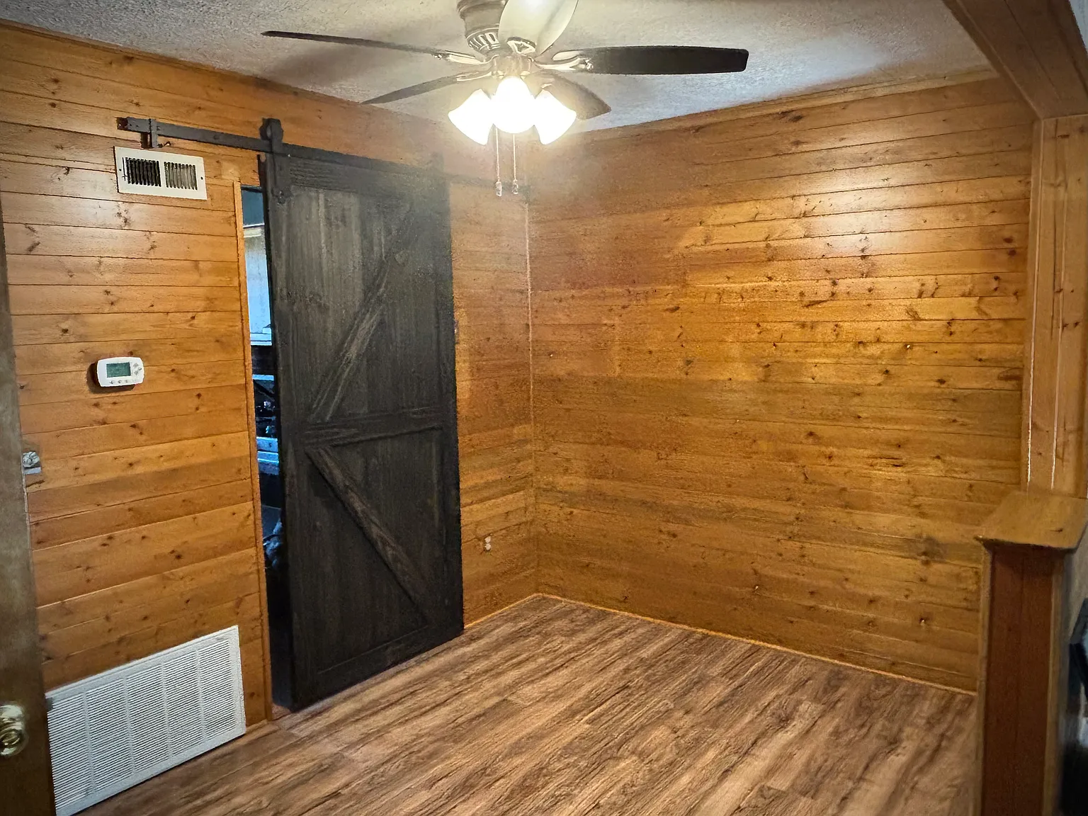 2 bed, 1.5 bath, 1024 sqft, $1,300 — Photo 3