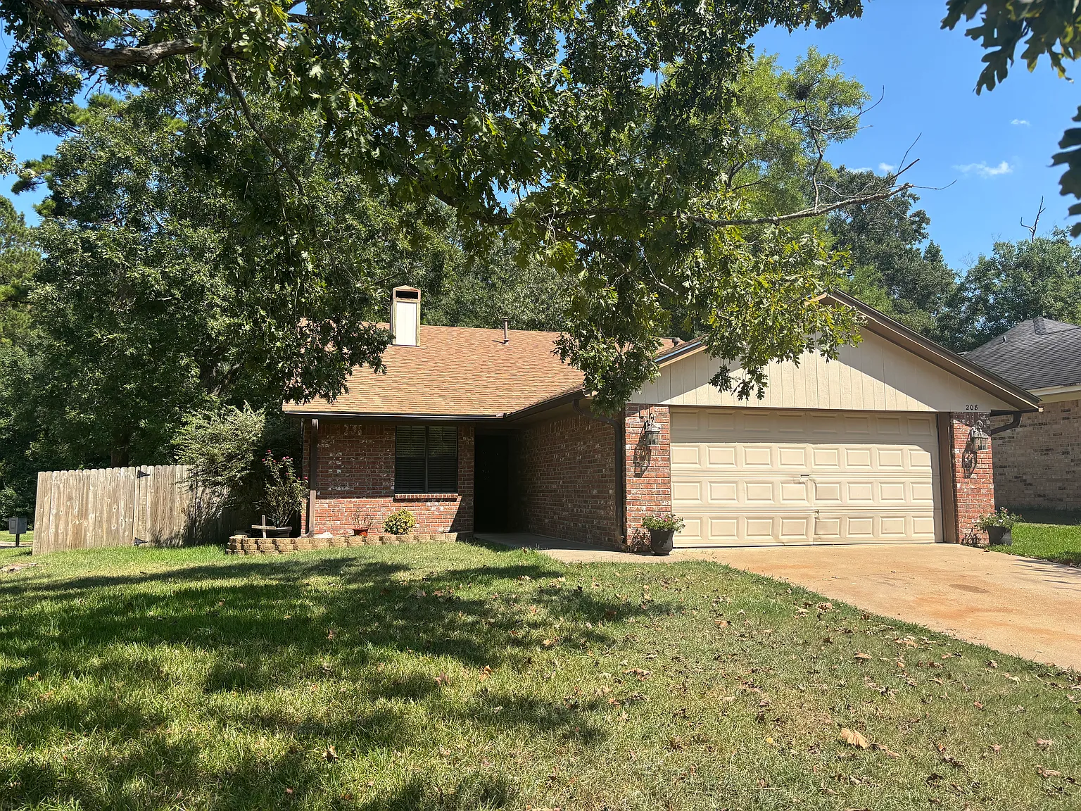 3 bed, 1407 sqft, $1,600 — Photo 1