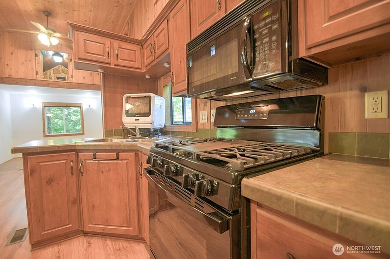 5th image of 1546 Reservation Road SE #11