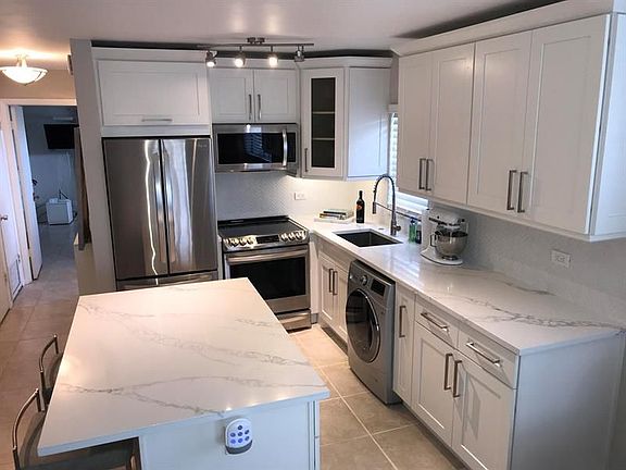 2nd image of 3915 S Flagler Dr APT 201