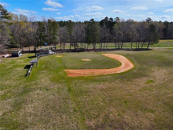 4th image of 5.481 Centennial Rd