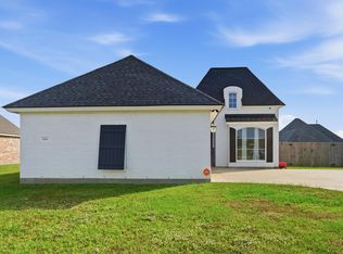 111 Hickory St, Iowa, LA 70647