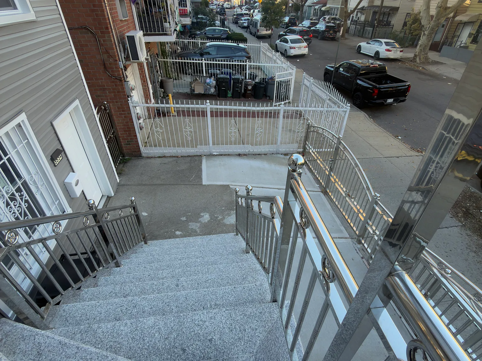 3 bed, 1500 sqft, $3,100 — Photo 2