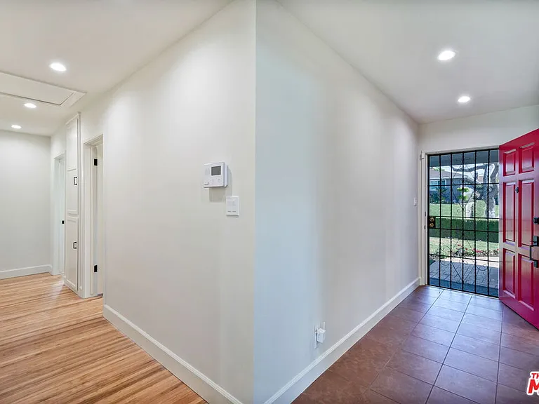 5911 S Corning Ave — Photo 19