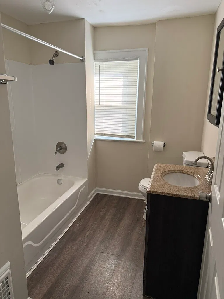 2 bed, 1100 sqft, $1,299 — Photo 3