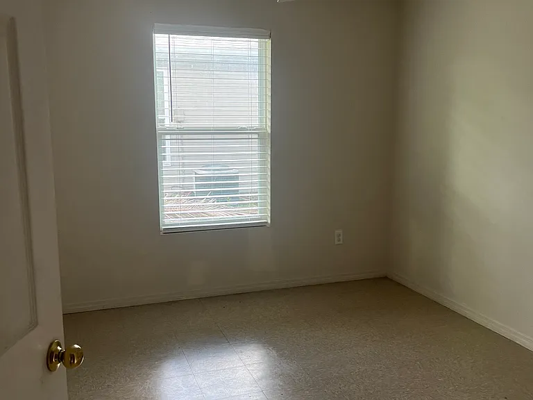10553 Majestic Cir — Photo 19