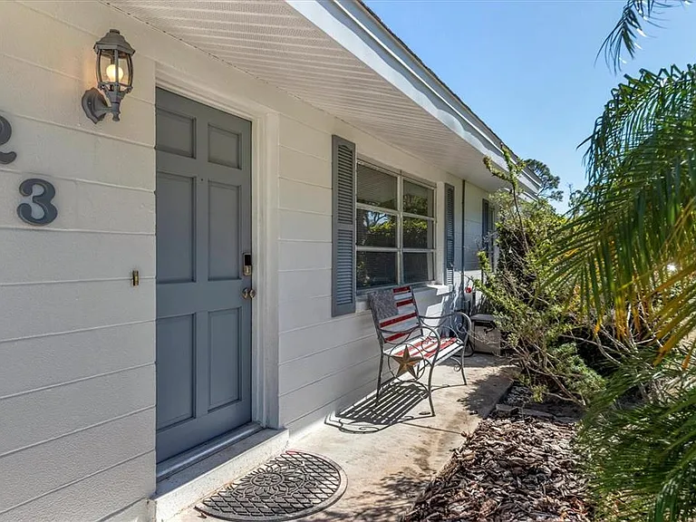 2323 Doud St — Photo 4