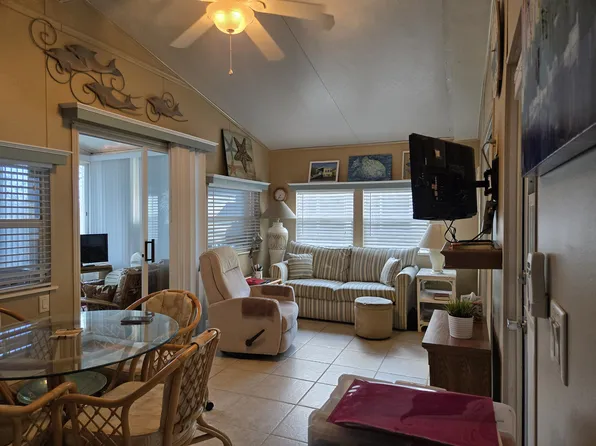 5100 60th St E #O, Bradenton, FL 34203