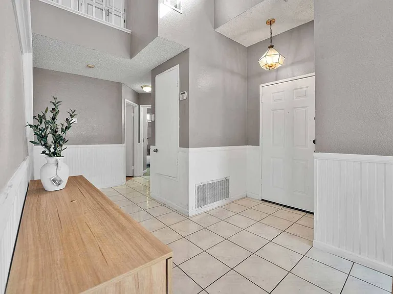 12675 Elmhurst Dr — Photo 5