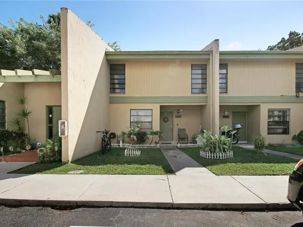 9210 NW 14th St, Hollywood, FL