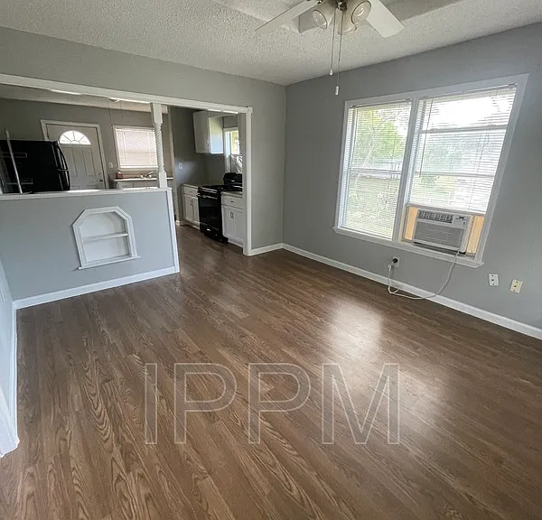 317 Oklahoma St — Photo 4