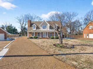 232 Pebble Glen Dr, Franklin, TN 37064