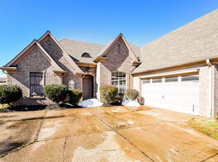 1721 Englehart St, Cordova, TN 38016