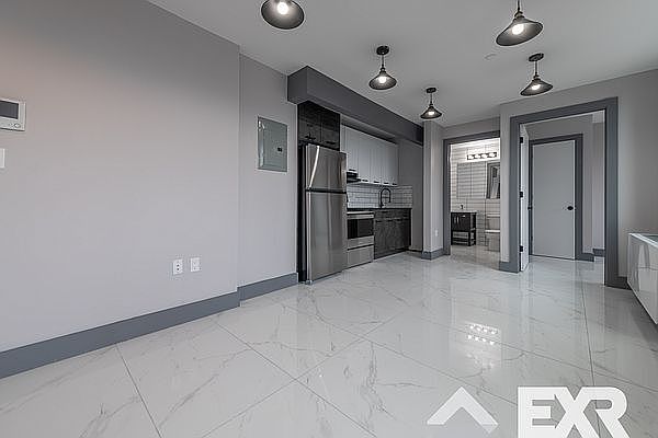 1st image of 1700 Lincoln Pl #7D