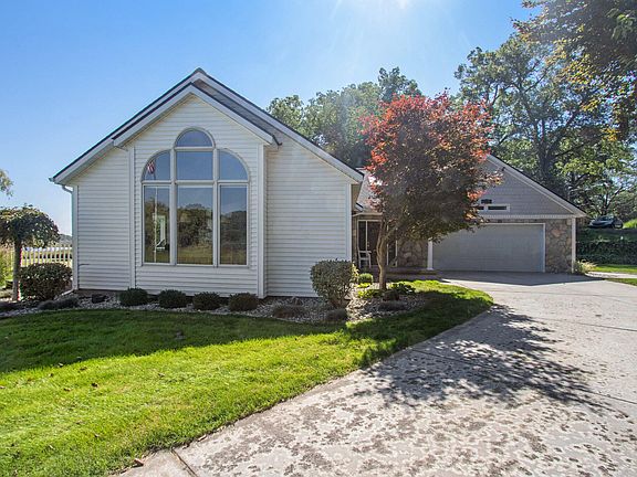 4th image of 14776 Park Ct