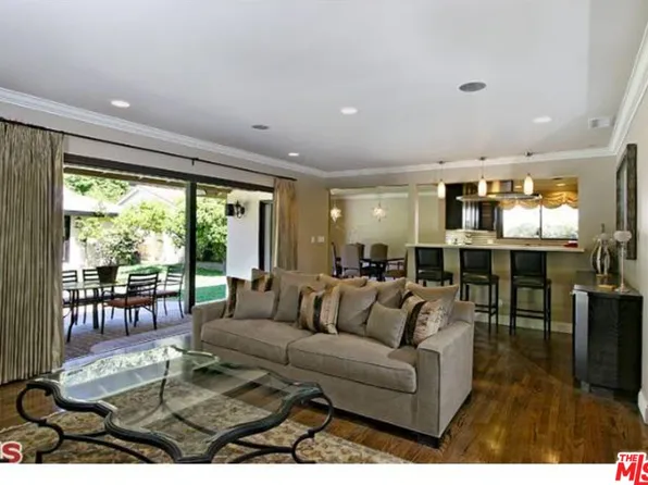 2001 Coldwater Canyon Dr, Beverly Hills, CA 90210