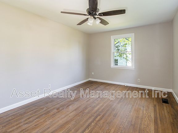 3rd image of 1930 Earl Ave #1