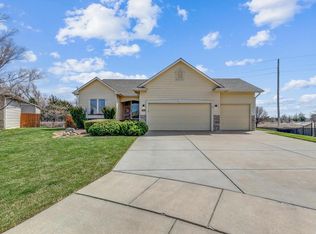 3810 N Rutgers Ct, Maize, KS 67101