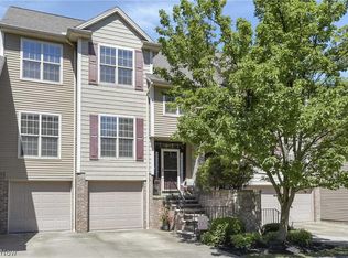 6616 Fox Hollow Ct, Middleburg Heights, OH 44130