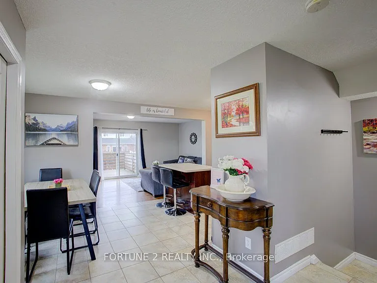 455 Danby St E — Photo 6