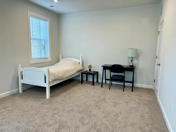 121 Keene Ct, Charlottesville, VA 22903