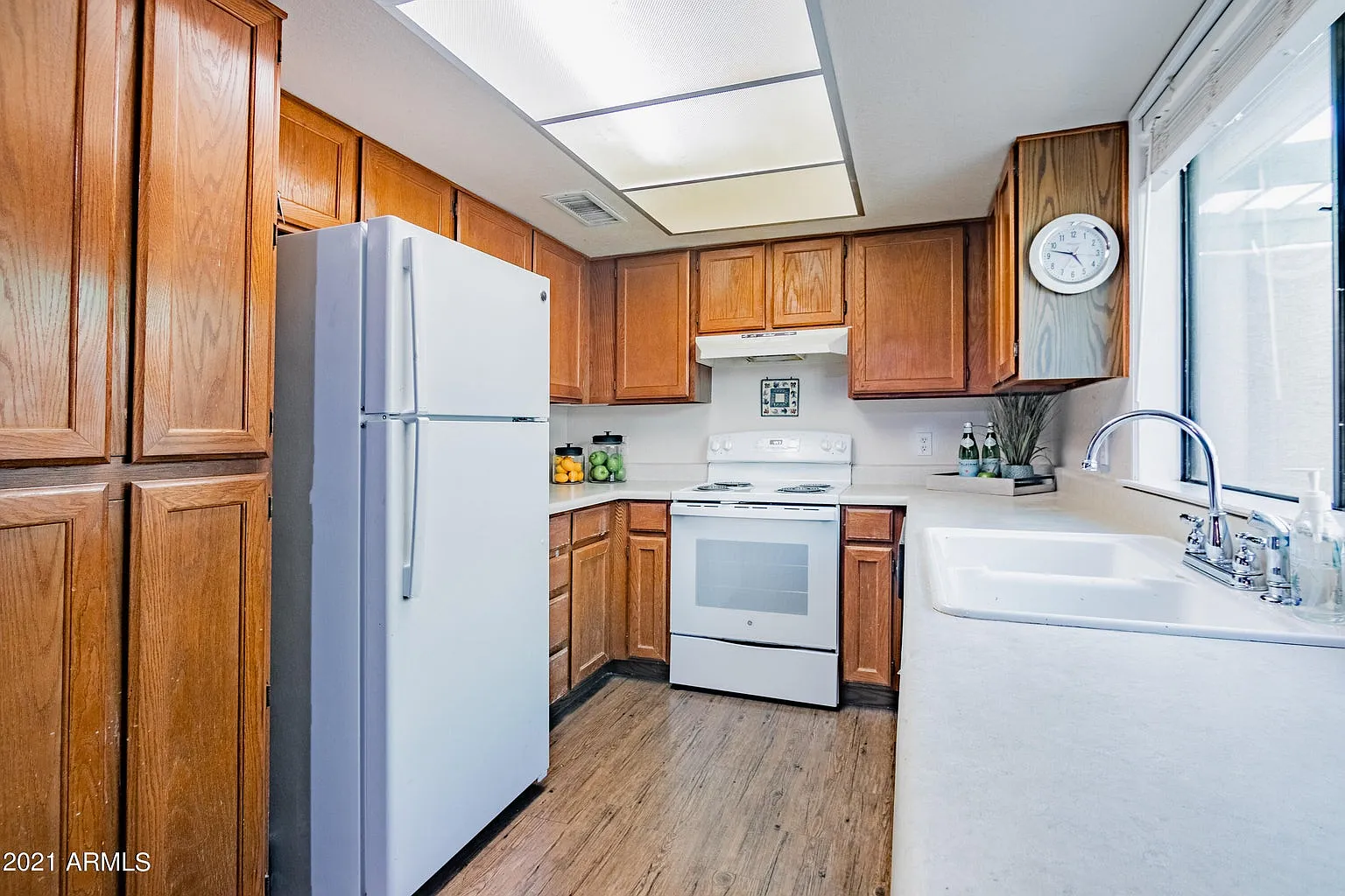 2 bed, 871 sqft, $1,699 — Photo 2