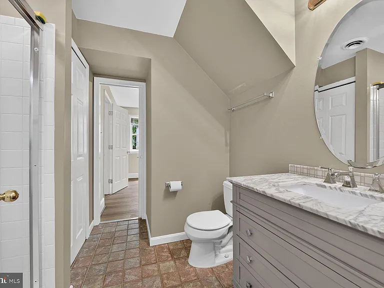 380 Clagett St SW — Photo 27