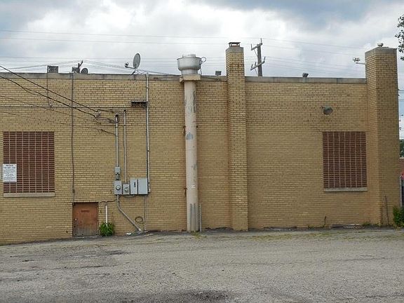 4th image of 4583 W 130th St